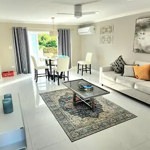 Modern Luxury 2-bedroom 2.5-bathroom Townhouse Holiday home Negril